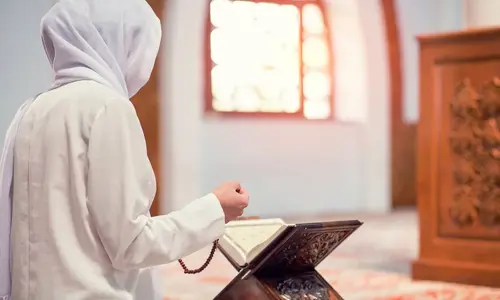 Learning basic Islamic studies Fiqh and Aqidah online with warm tutor